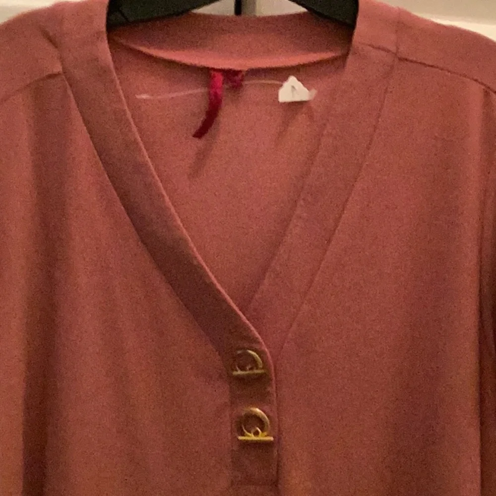 🌸NWT Sexy Size 2 XLarge Top Closet Must Have & Fun to Wear 🌸 - Picture 5 of 9